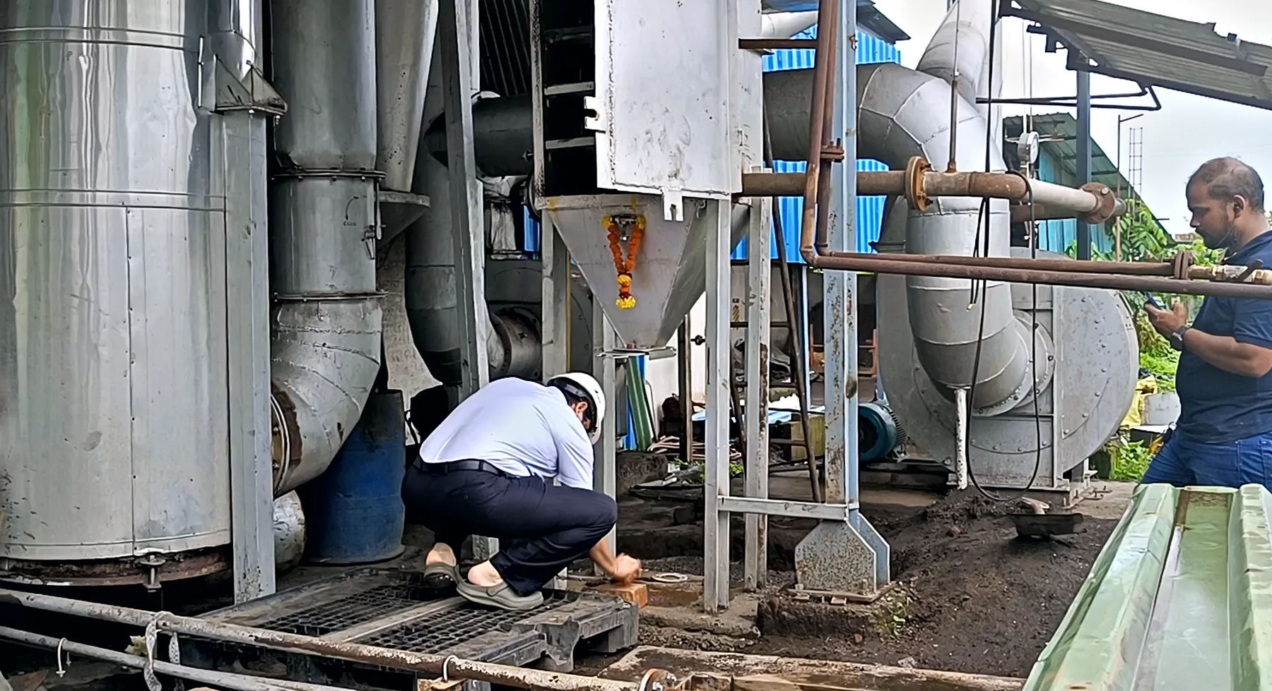 Pureva adsorber installed on the flue of a resin plant